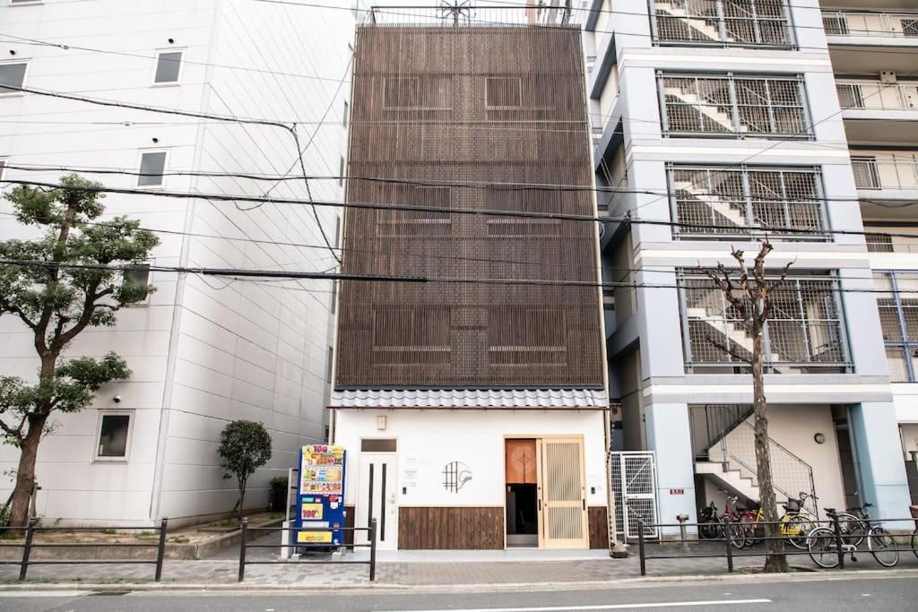 Funhouse-To North Umeda Guestresidence Ōsaka Exterior foto